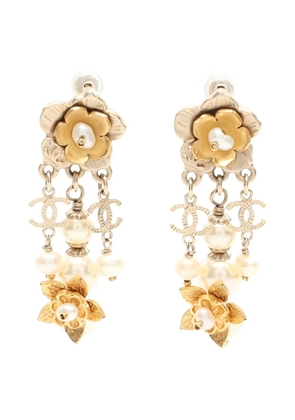 CHANEL Pre-Owned 1986-1988 flower faux-pearl earrings - Gold