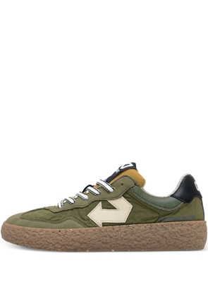 ID.EIGHT Uriduri arrow-detail sneakers - Green