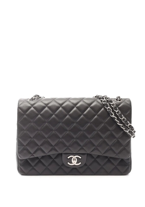 CHANEL Pre-Owned 2011 Maxi Classic Lambskin Double Flap shoulder bag - Black