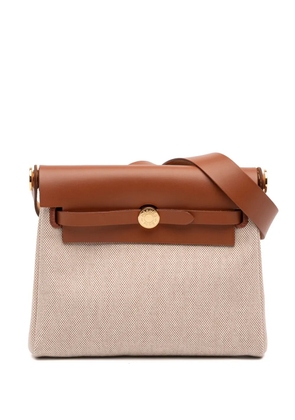 Hermès Pre-Owned 2025 Military Toile and Vache Hunter Herbag Zip 20 crossbody bag - Neutrals