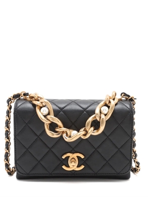 CHANEL Pre-Owned 2021-2025 Mini Quilted Lambskin Pearl Boy Chain Flap satchel - Black