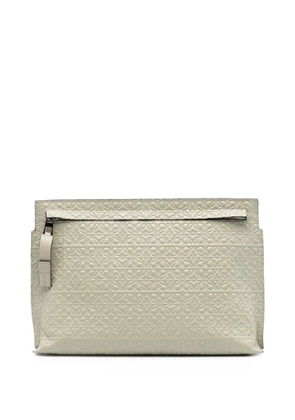 Loewe Pre-Owned 2015 Embossed Leather Anagram Repeat T clutch bag - Brown