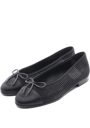 CHANEL Pre-Owned 1986-1988 cap-toe bow-detail ballet flats - Black