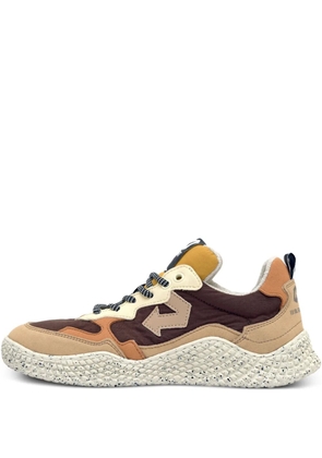 ID.EIGHT Hana arrow-detail sneakers - Brown