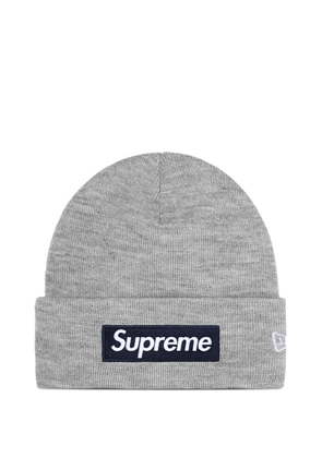 Supreme x New Era® Box logo-detail beanie hat - Grey