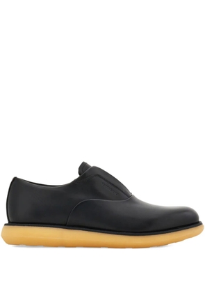 Ferragamo logo-debossed derby shoes - Black