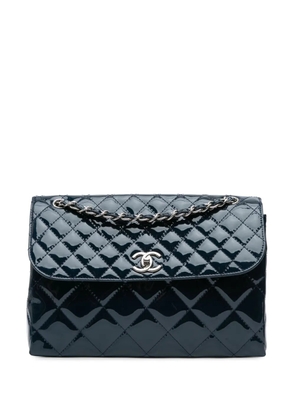 CHANEL Pre-Owned 2010-2011 Quilted Patent In The Business Flap shoulder bag - Blue