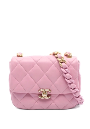 CHANEL Pre-Owned 2021s mini matelasse logo-plaque shoulder bag - Pink