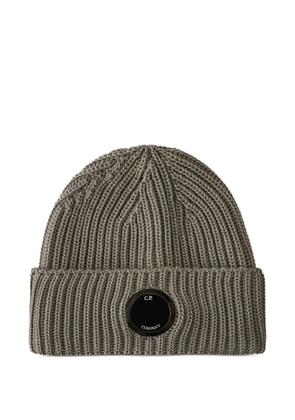 C.P. Company ribbed-wool lens-detail beanie hat - Grey