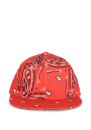 THE WORLD IS YOURS paisley-print baseball cap - Red