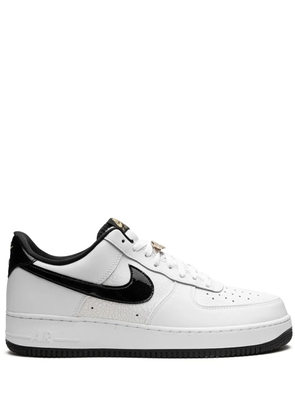 Nike Air Force 1 07 Lv8 EMB 'World Champ' sneakers - White