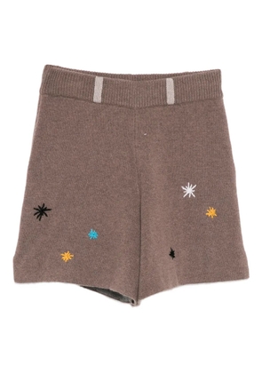 YANYAN KNITS star-embroidered shorts - Brown