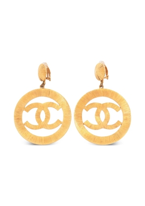 CHANEL Pre-Owned 1993 round clip-on earrings - Gold