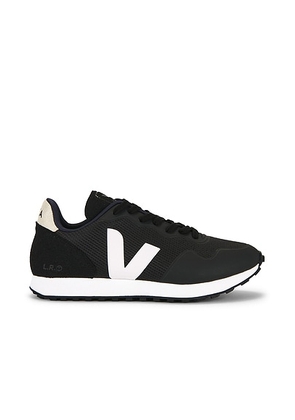 Veja SDU Sneaker in Black & White - Black. Size 43 (also in 44, 45).