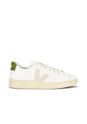 Veja Urca Sneaker in White  Pierre  & Kiwi - White. Size 42 (also in 43, 44).