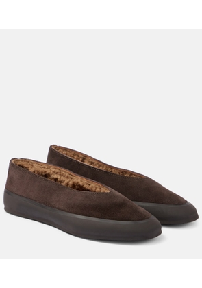 Le Monde Beryl Apres Ski shearling-lined suede ballet flats