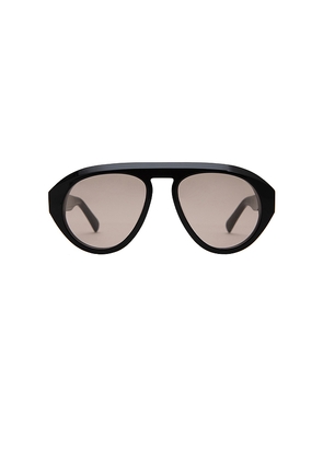 Elisa Johnson Val Sunglasses in Black.
