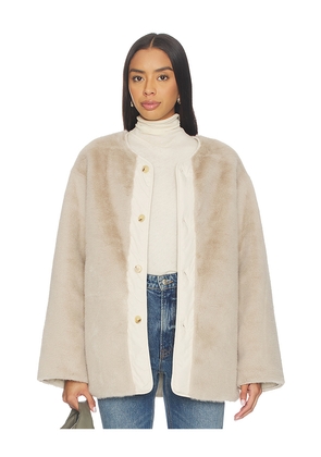 Sanctuary Reversible Fur Liner in Cream. Size L. Also in M, S, XL/1X, XS, XXL/2X.