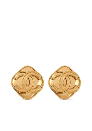 CHANEL Pre-Owned 1994 CC clip-on earrings - Gold