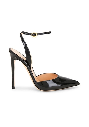 Gianvito Rossi Cara Nuit Pump in Black - Black. Size 36 (also in 37, 37.5, 38, 38.5, 39, 39.5, 40, 41).