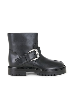 Maison Margiela Tabi County Buckle Ankle Boots in Black - Black. Size 42 (also in 43, 45).