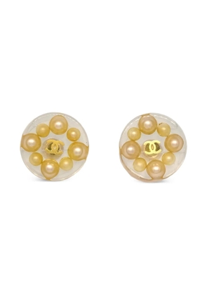 CHANEL Pre-Owned 1990-2000s CC button earrings - Gold
