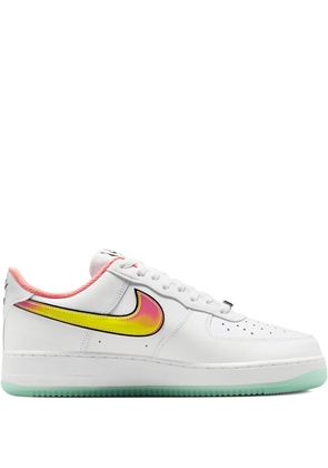 Nike iridescent-logo sneakers - White