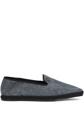 Roberto Cavalli embossed-logo loafers - Grey