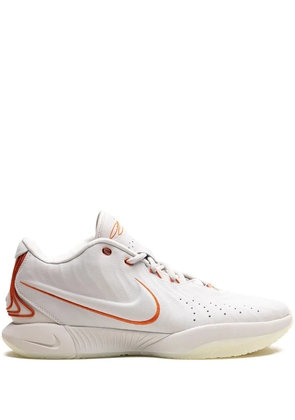 Nike LeBron 21 'Akoya' sneakers - White