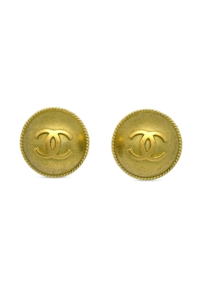 CHANEL Pre-Owned 1994 Button clip-on earrings - Gold
