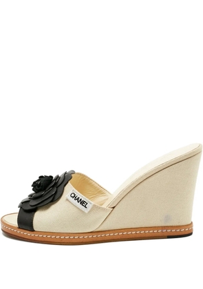 CHANEL Pre-Owned Camelia wedge sandals - Neutrals