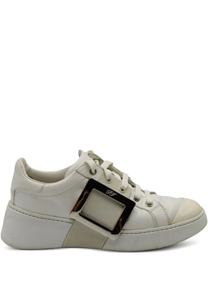 Roger Vivier Vintage Viv Skate metal-buckle sneakers - Neutrals