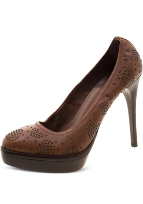 Burberry Pre-Owned studded leather pumps - Brown