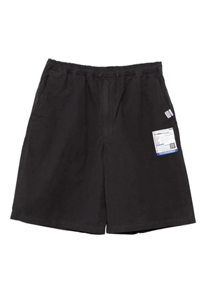 in･stru(men-tal). logo-patch shorts - Black