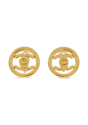 CHANEL Pre-Owned 1997 Turnlock clip-on earrings - Gold