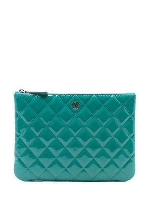 CHANEL Pre-Owned 2014-2015 Small CC Quilted Patent O Case clutch bag - Blue