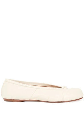Maison Margiela Tabi leather ballerina shoes - White