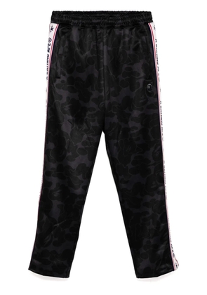 A BATHING APE® solid camo one-point track pants - Black