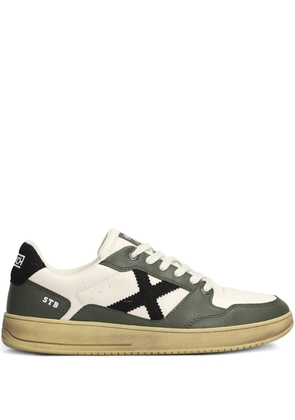Munich cross motif sneakers - White