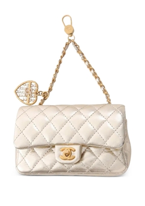CHANEL Pre-Owned mini matelasse charm bag - Gold