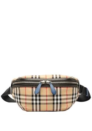 Burberry Pre-Owned 2000-2025 House Check Nylon Sonny belt bag - Brown