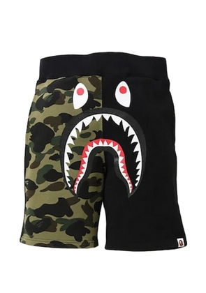 A BATHING APE® shark camouflage shorts - Black