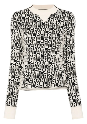 CHANEL Pre-Owned 2001 logo-intarsia wool jumper - Black