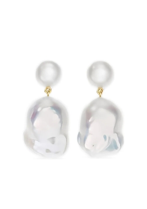 Sophie Bille Brahe 14K yellow gold Venus pearl earrings - White