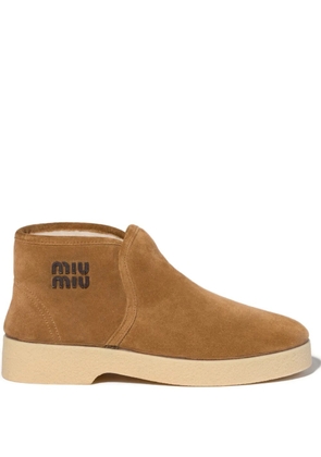 Miu Miu logo-lettering boots - Brown