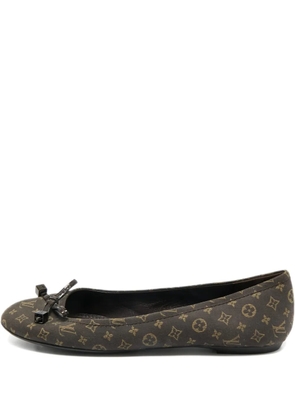 Louis Vuitton Pre-Owned Debbie Monogram bow-detail ballet flats - Brown