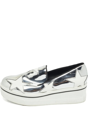 Stella McCartney Pre-Owned Binx star-detail shoes - Silver