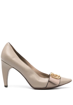 Louis Vuitton Pre-Owned 2010 logo-plaque leather pumps - Grey