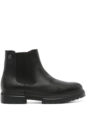 Tommy Hilfiger monogram-plaque leather ankle boots - Black
