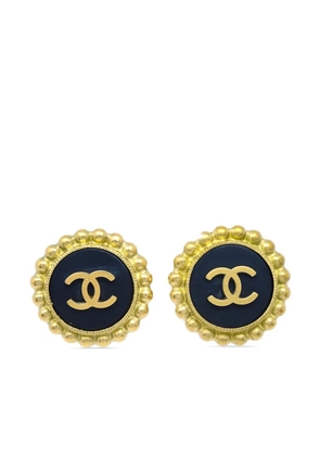 CHANEL Pre-Owned 1995 CC button clip-on earrings - Black